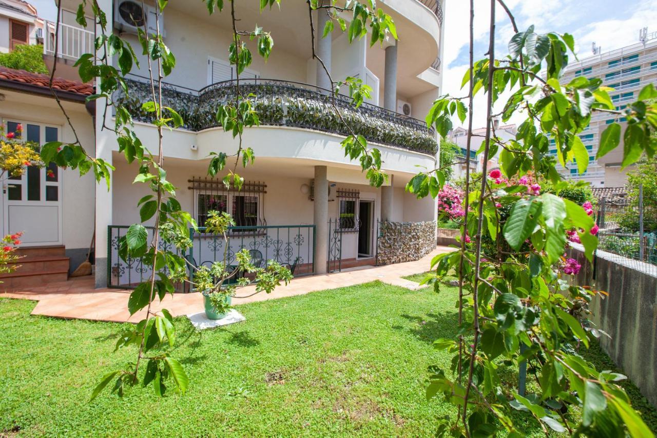 Apartments Cvjetni Dvori Makarska Exterior photo