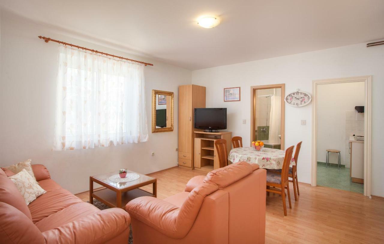 Apartments Cvjetni Dvori Makarska Exterior photo