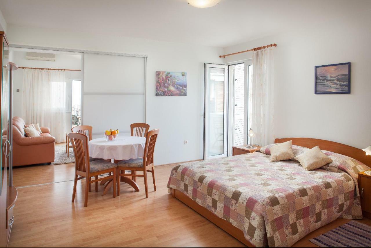 Apartments Cvjetni Dvori Makarska Exterior photo