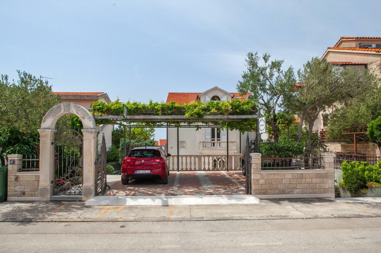 Apartments Cvjetni Dvori Makarska Exterior photo