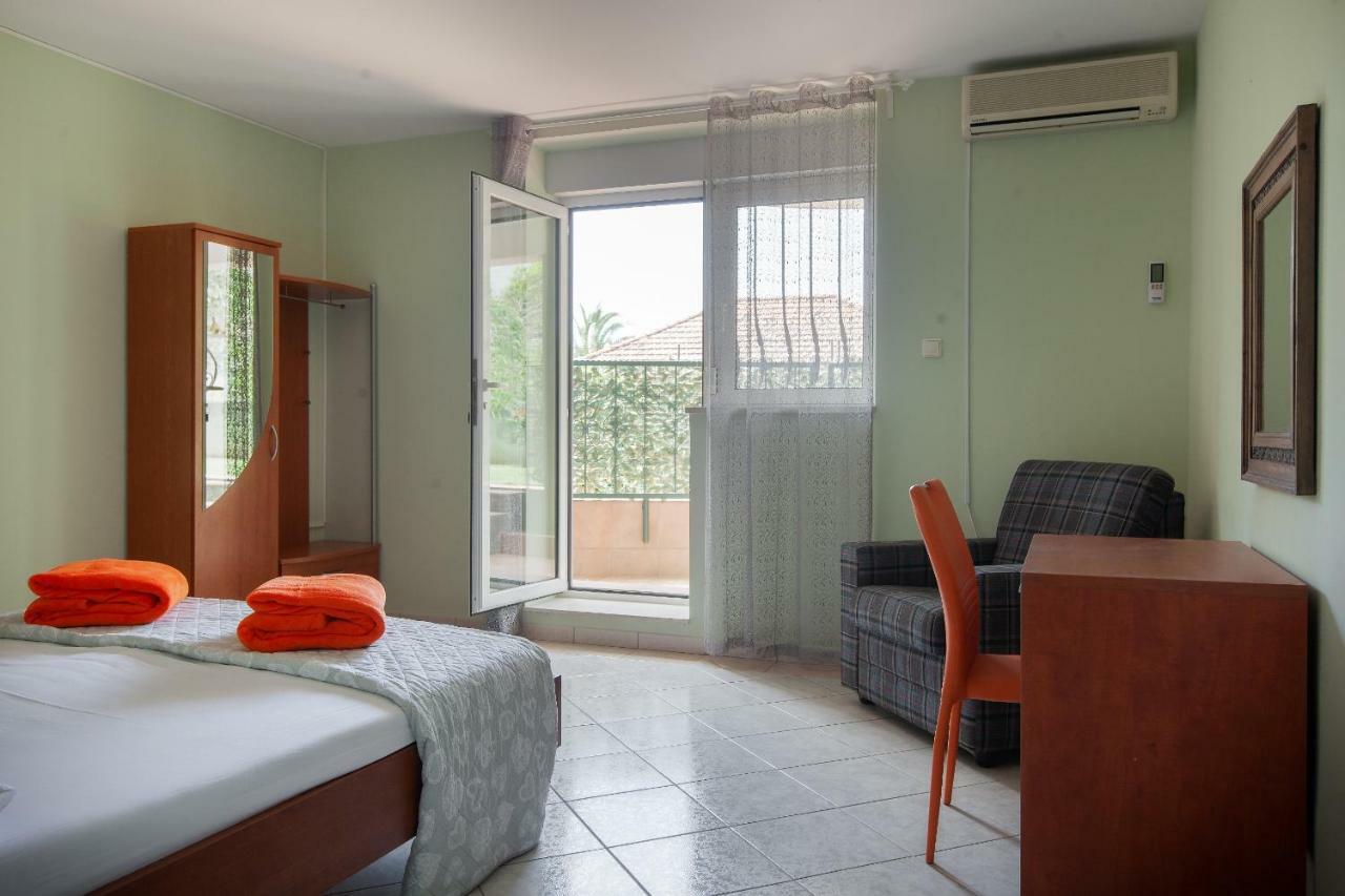 Apartments Cvjetni Dvori Makarska Exterior photo