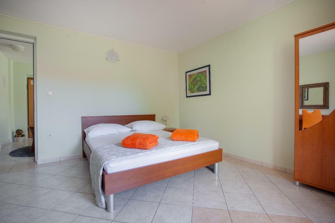 Apartments Cvjetni Dvori Makarska Exterior photo